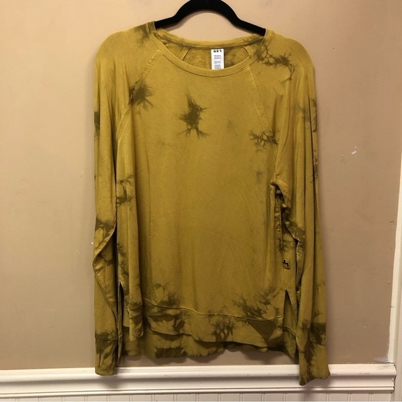 Joy Lab Yellow Loose Fit Soft Lightweight Sweatshirt Size M NWT - Picture 1 of 5